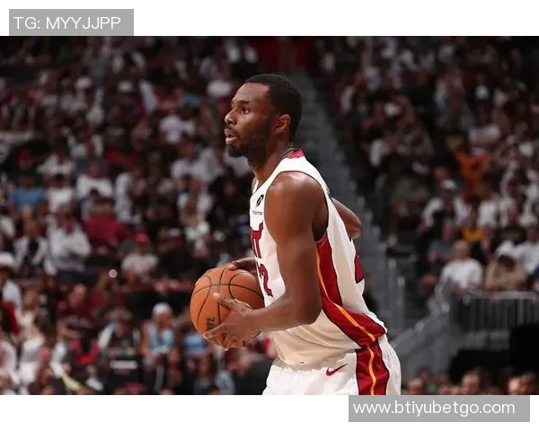 维金斯称赞阿德巴约全能防守能力认为他是联盟顶级防守者之一